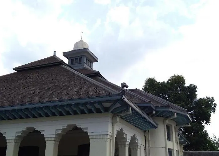 Zaen Hotel Syariah Solo Grogol
